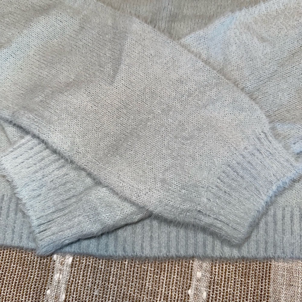 H&M Sweater - Picture 4 of 7
